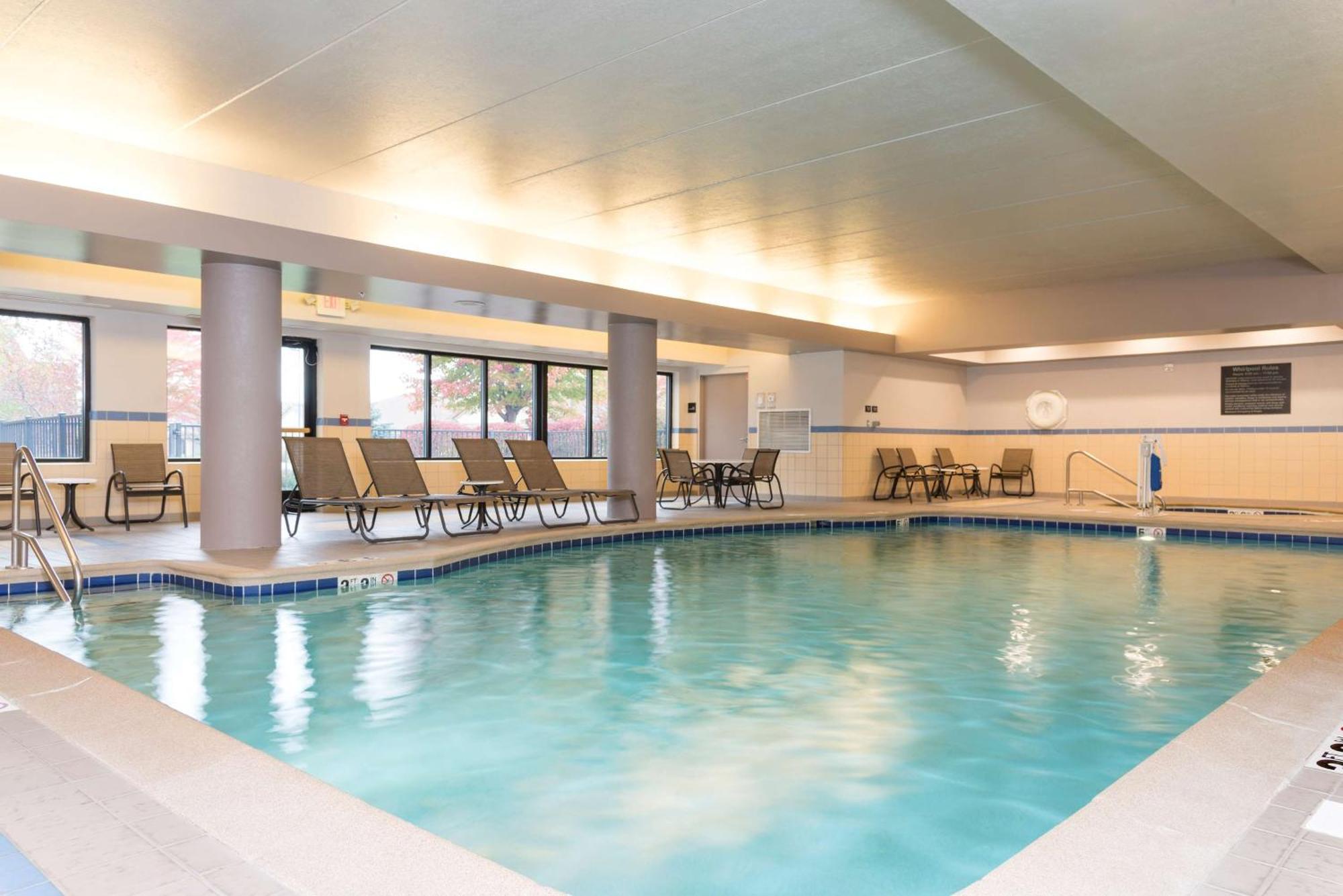 Hampton Inn & Suites East Lansing Okemos Zewnętrze zdjęcie